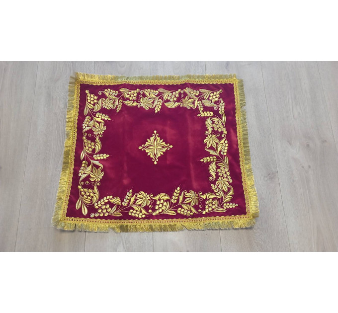 Embroidered Gospel cover in velvet