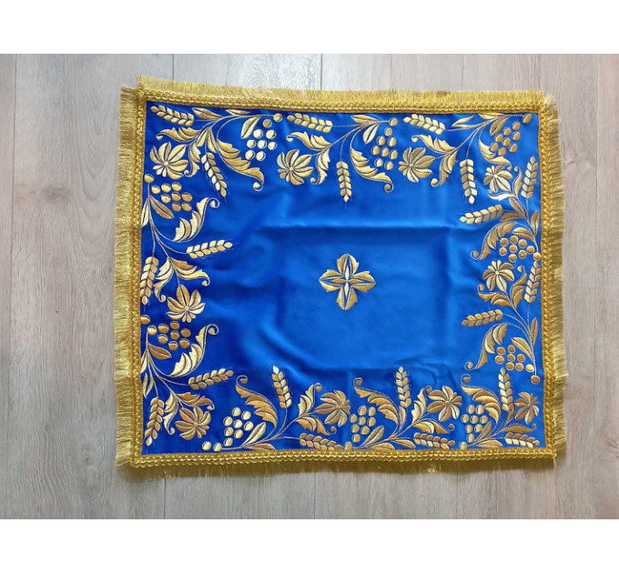 Embroidered Gospel cover in velvet