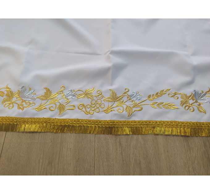 Altar cover in gabardine with the embroidery