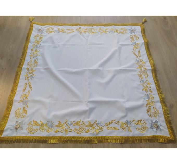 Altar cover in gabardine with the embroidery