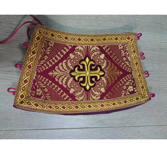 Maroon brocade stole and cuffs