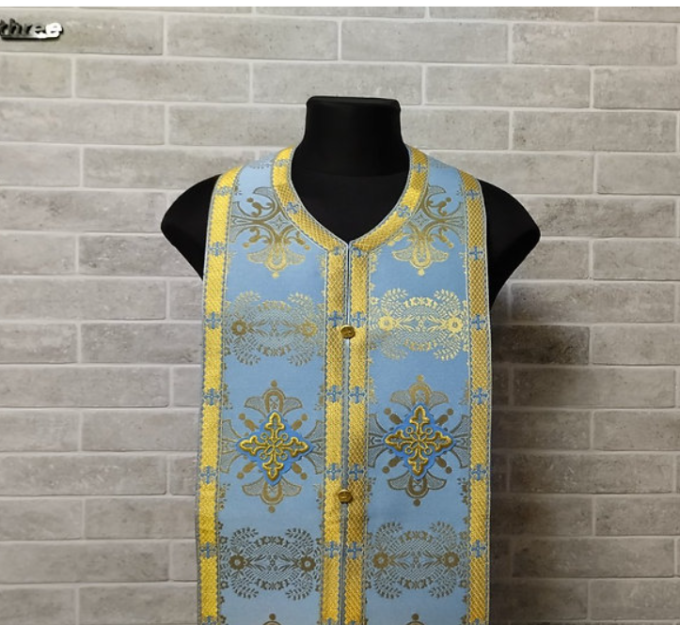 Maroon brocade stole and cuffs